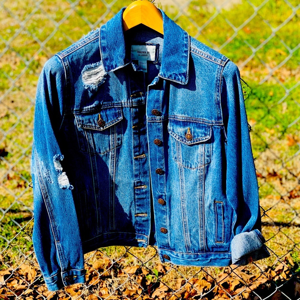 Women’s Denim Destructive Jacket NWT Size Small